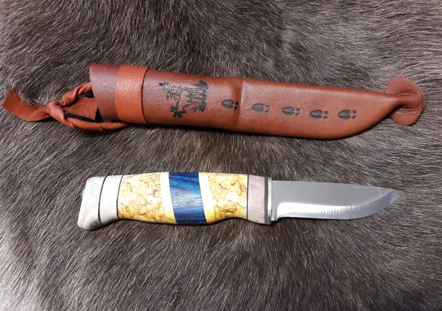 Wood Jewel 23FIN Suomipuukko Finnland 7 cm