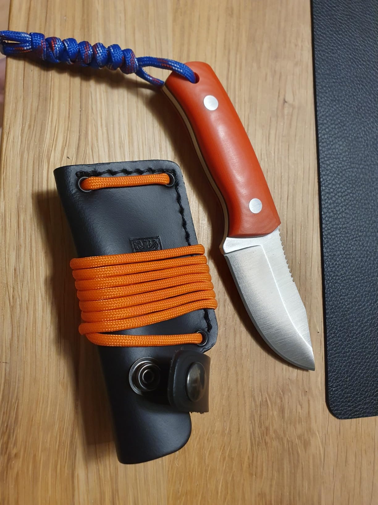 Joker Erizo TS1 CN81 Jagdmesser Orange 7,5 cm Micarta