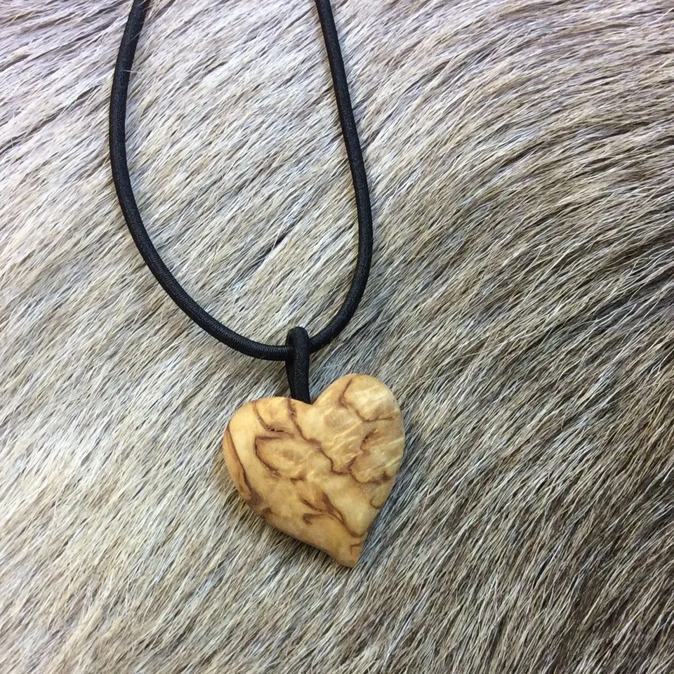 Wood Jewel Halskette Herz Kautschuk Maserbirke