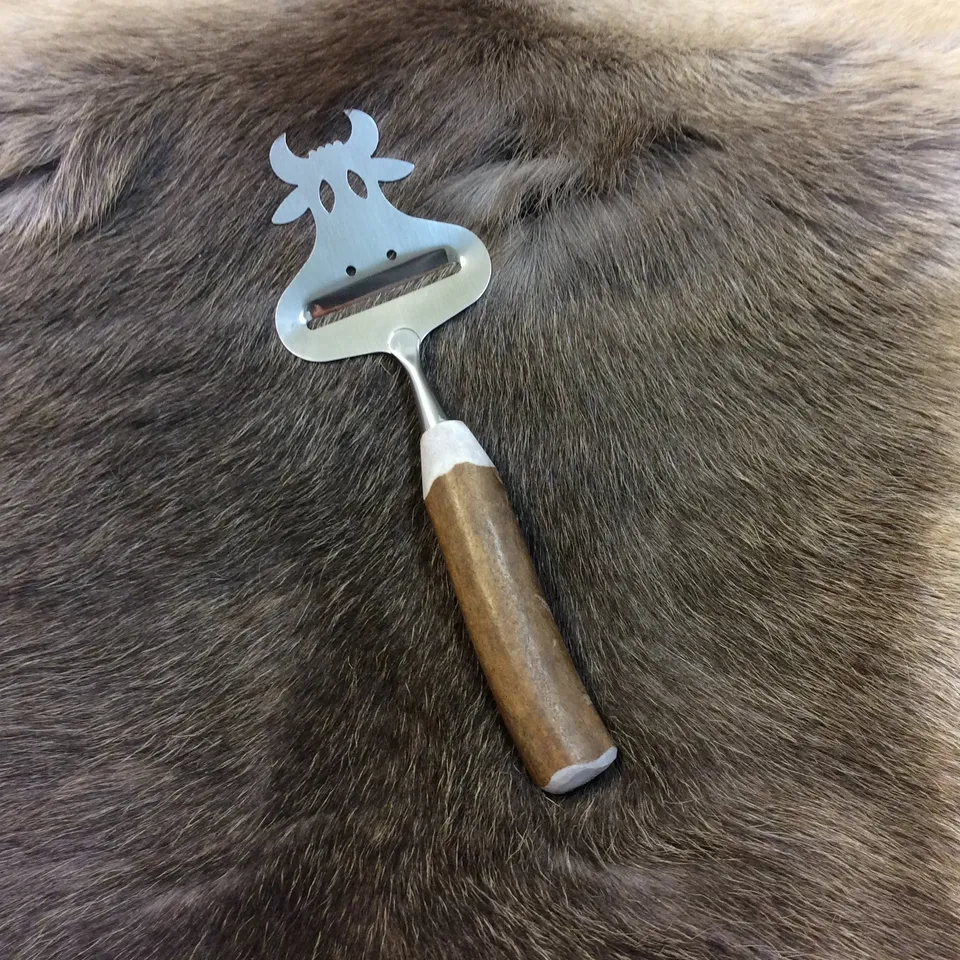 Wood Jewel 40SL Käsehobel Kuh Rentierhorn