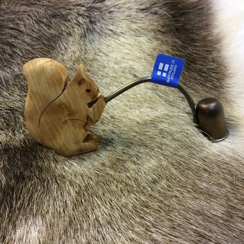 Wood Jewel Squirrel Kerzenlöscher Birke