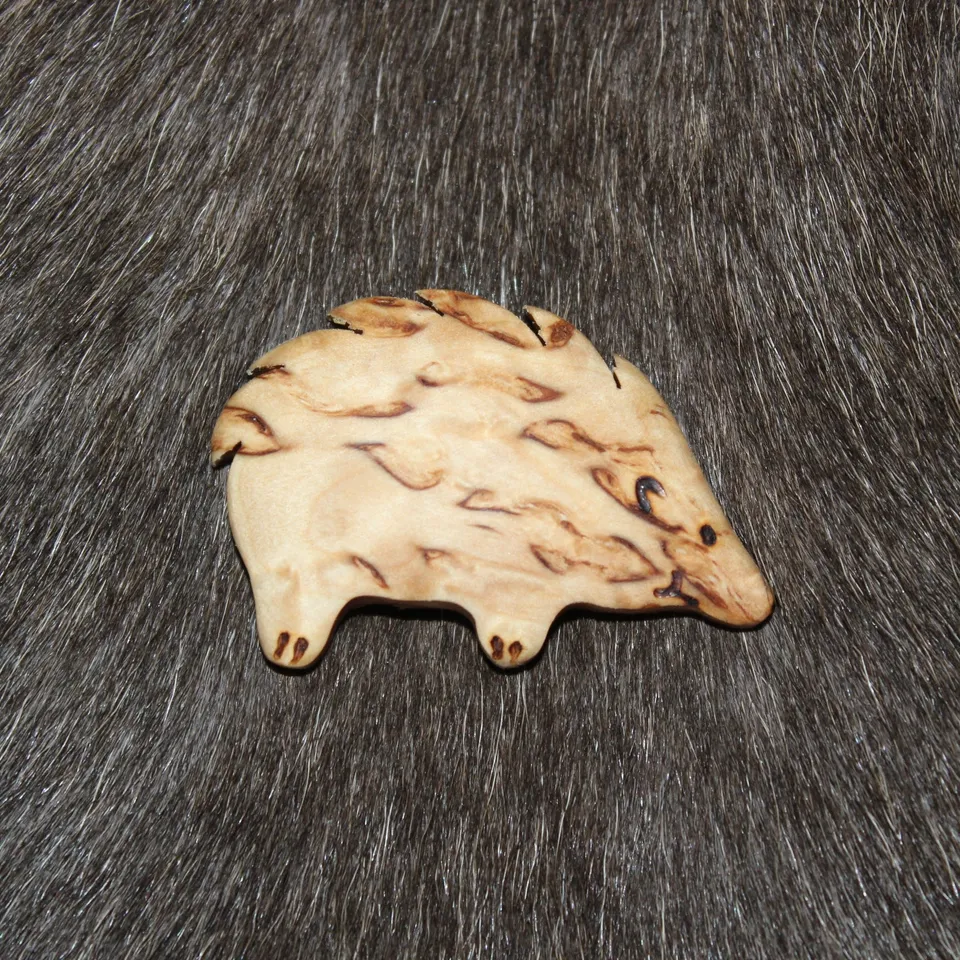Wood Jewel 2132 Igel Magnet Maserbirke