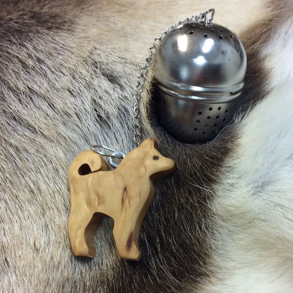 Wood Jewel Teekugel Hund Edelstahl Birke im Beutel