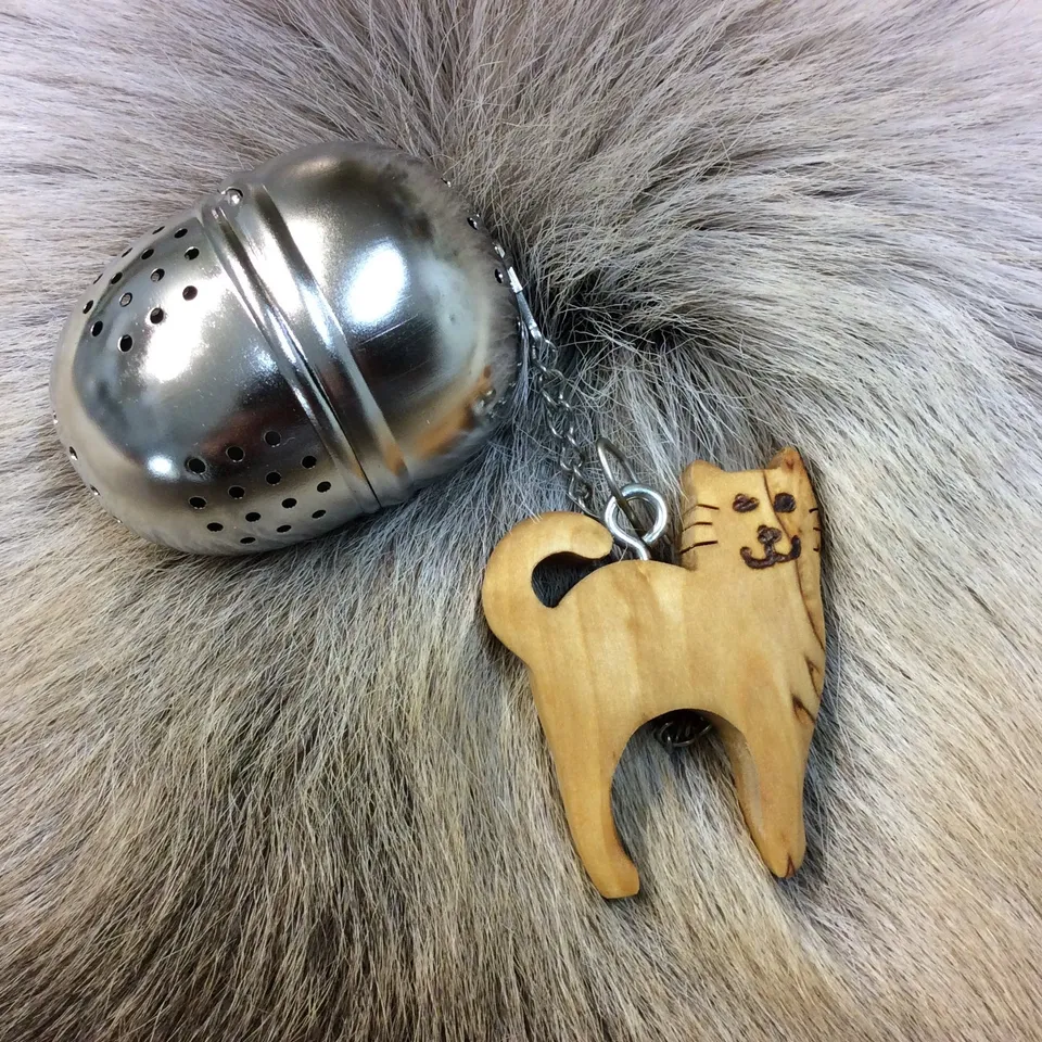 Wood Jewel Teekugel Katze stehend Birke Edelstahl