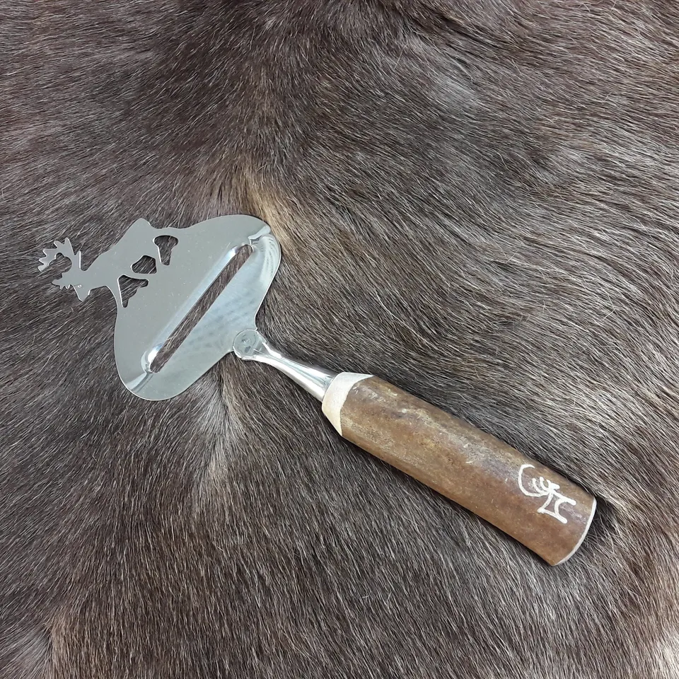 Wood Jewel 40SP Käsehobel Rentierhorn Rentiermotiv