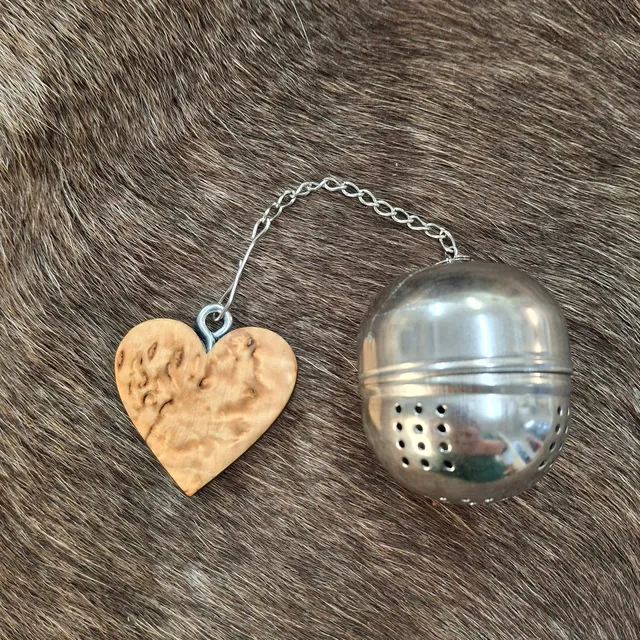 Wood Jewel Heart Teesieb Edelstahl Maserbirke Herz